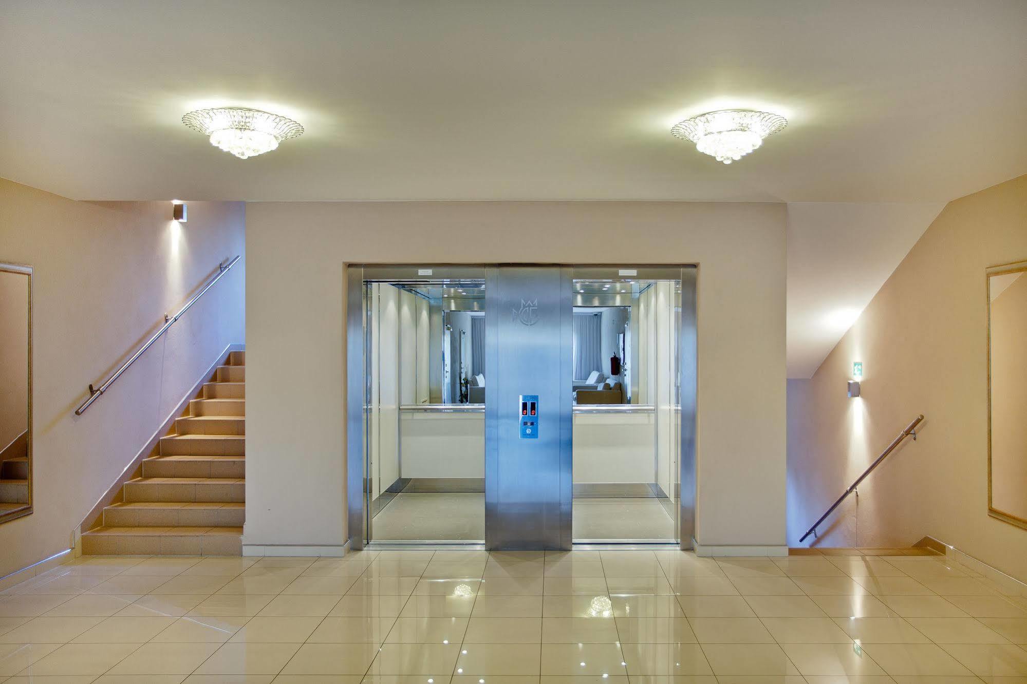 Golden Fish Apartmany Xia Plzeň Exterior foto